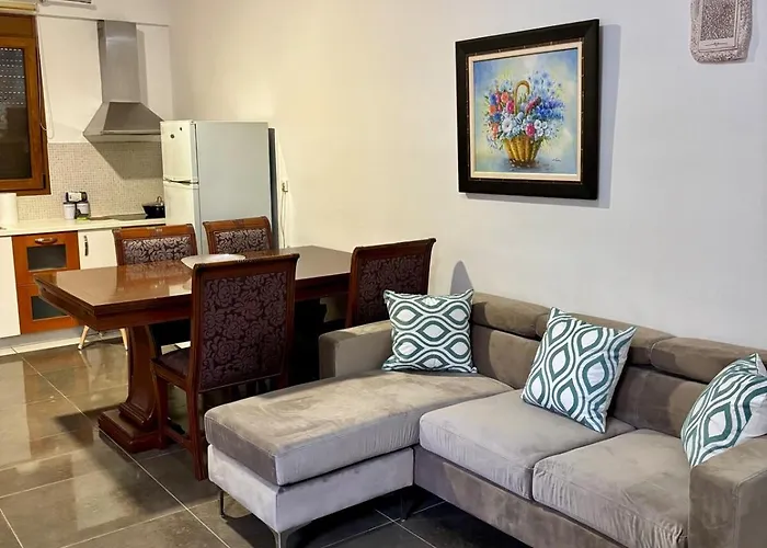 Eleni Seaside Retreat Apartment